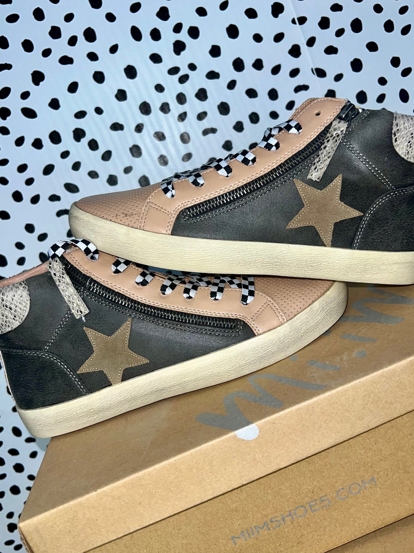ELLE - Vintage Faux Leather High-Top Star Sneakers